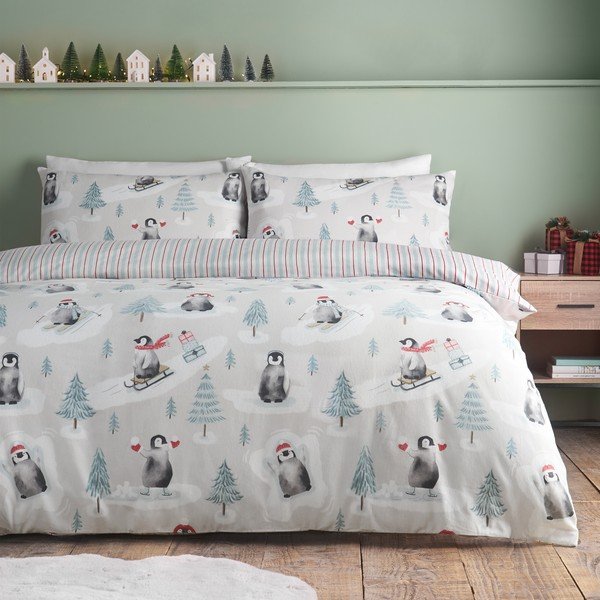 Flanelové obliečky na dvojlôžko v prírodnej farbe 200x200 cm Brushed Christmas Penguins – Catherine Lansfield