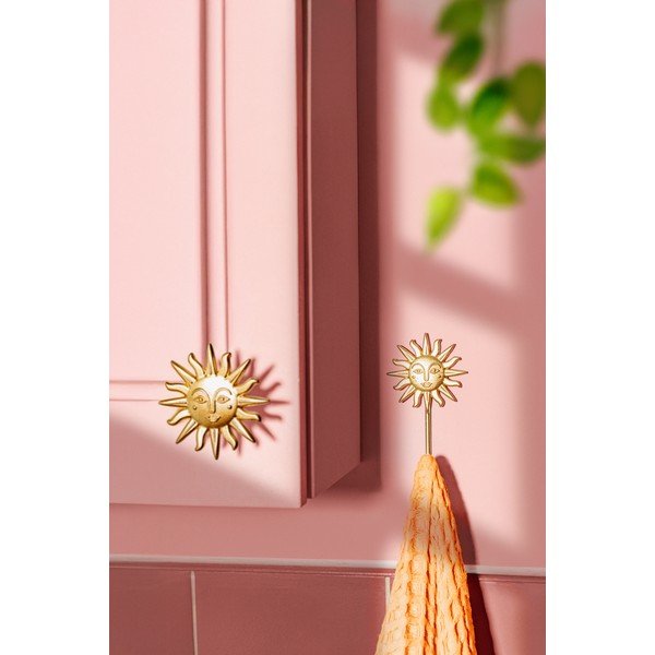 Nástenný kovový háčik v zlatej farbe Sun – Sass & Belle-image-1