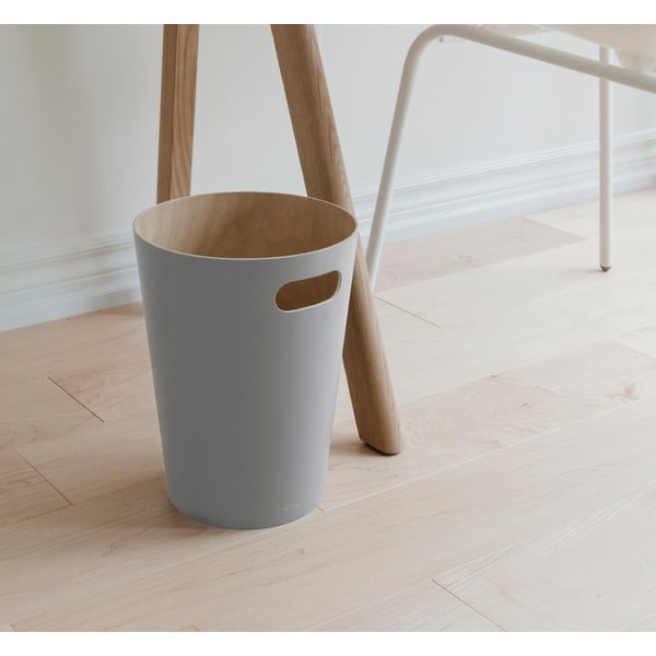 Svetlosivý drevený odpadkový kôš 7,5 l Woodrow – Umbra-image-1