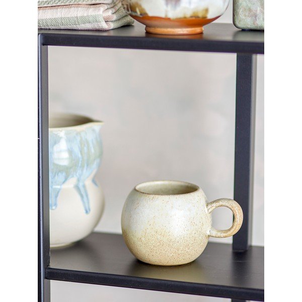 Krémový hrnček z kameniny 410 ml Paula – Bloomingville-image-1