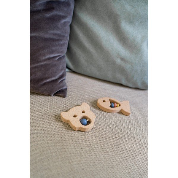 Súprava 2 drevených hryzátok s hrkálkou Kindsgut Ring-image-1