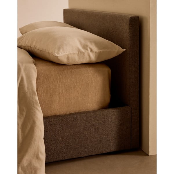 Sivá čalúnená jednolôžková posteľ s úložným priestorom s roštom 90x200 cm Nahiri – Kave Home-image-1