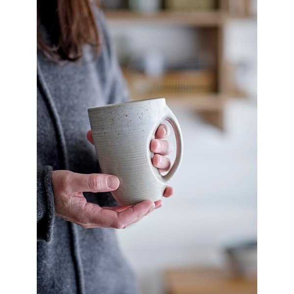 Sivý hrnček z kameniny 550 ml Taupe – Bloomingville-image-1