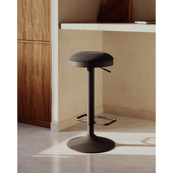 Čierne čalúnené barové stoličky v súprave s nastaviteľnou výškou 2 ks (výška sedadla 53,5 cm) Zaib – Kave Home-image-1
