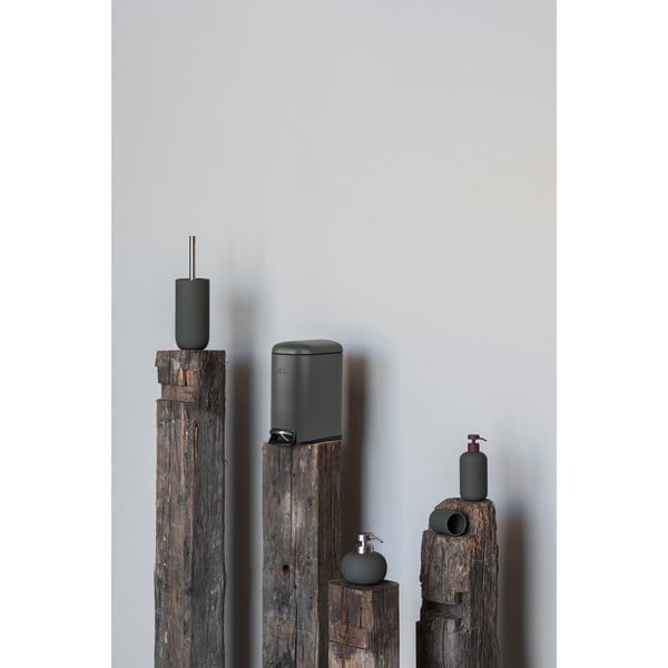 Tmavozelený keramický dávkovač mydla 120 ml Lotus Play – Mette Ditmer Denmark-image-3