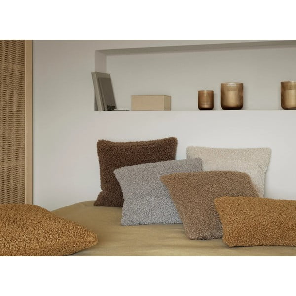 Obliečka na vankúš z materiálu bouclé 50x50 cm Teddy – Blomus-image-3