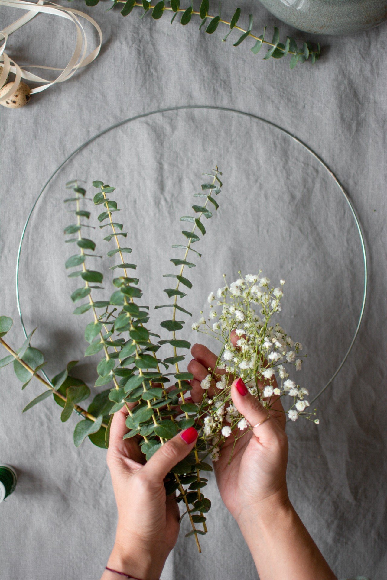 Potreby na veniec z eukalyptu.