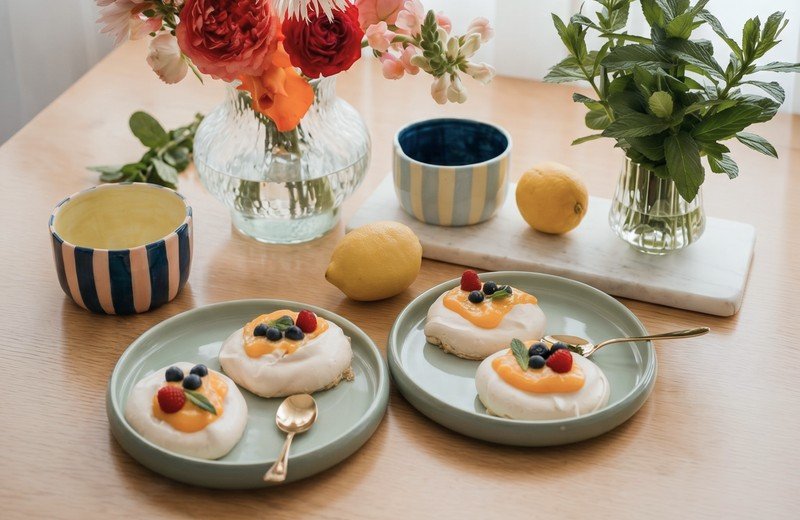 Mini pavlova: ľahký dezert, ktorý pôsobí, akoby bol priamo cukrárne