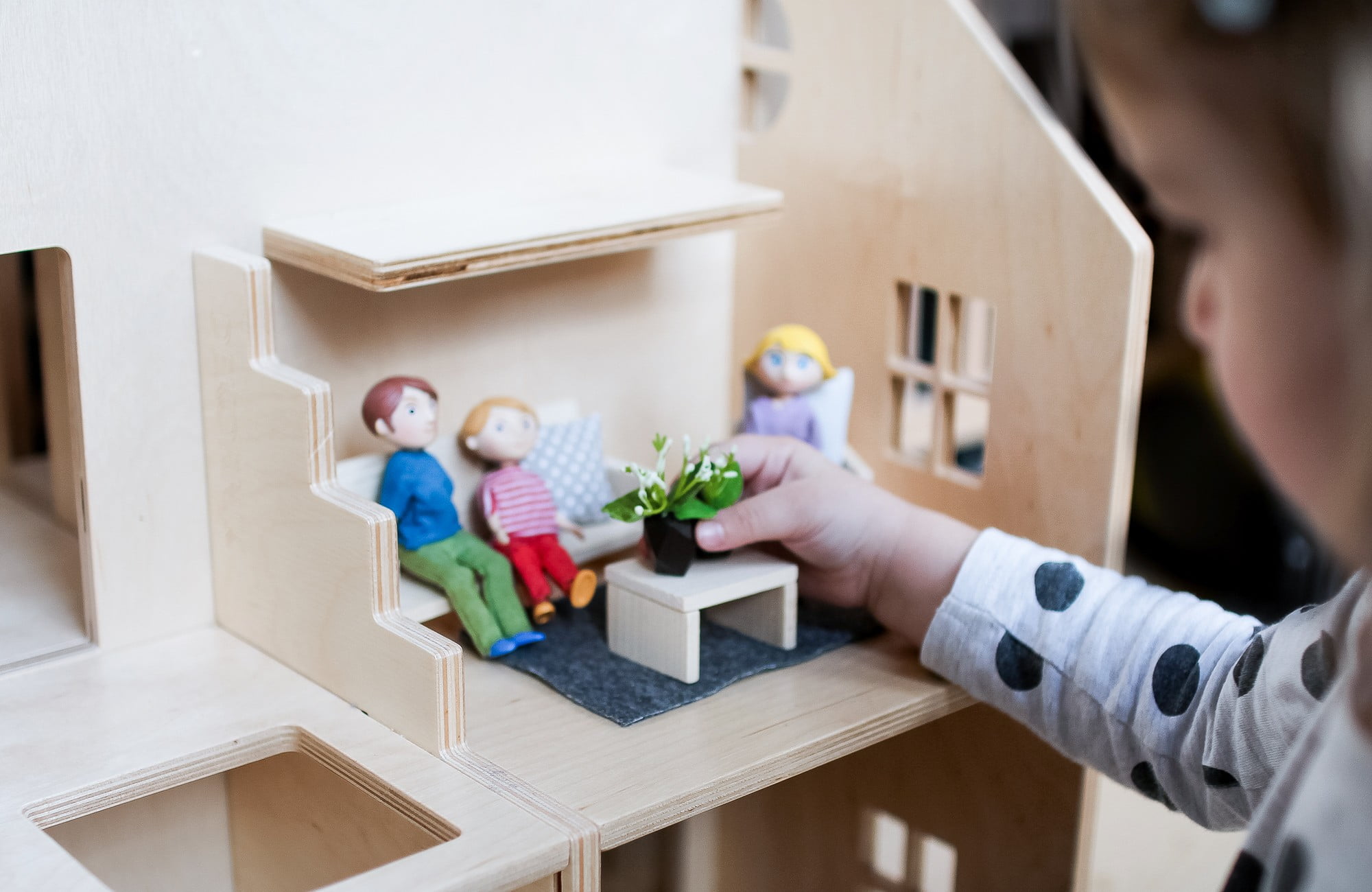 DIY drevený nábytok pre bábiky