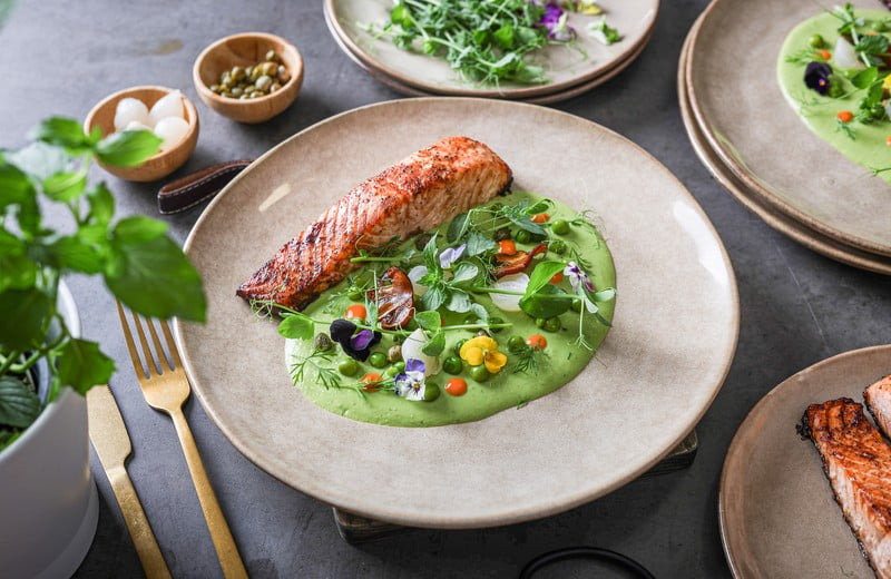 Vytvorte si doma kulinársky zážitok: losos a hráškový krém