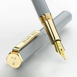 Svetlosivé pero so zlatými detailmi Ted Baker Fountain