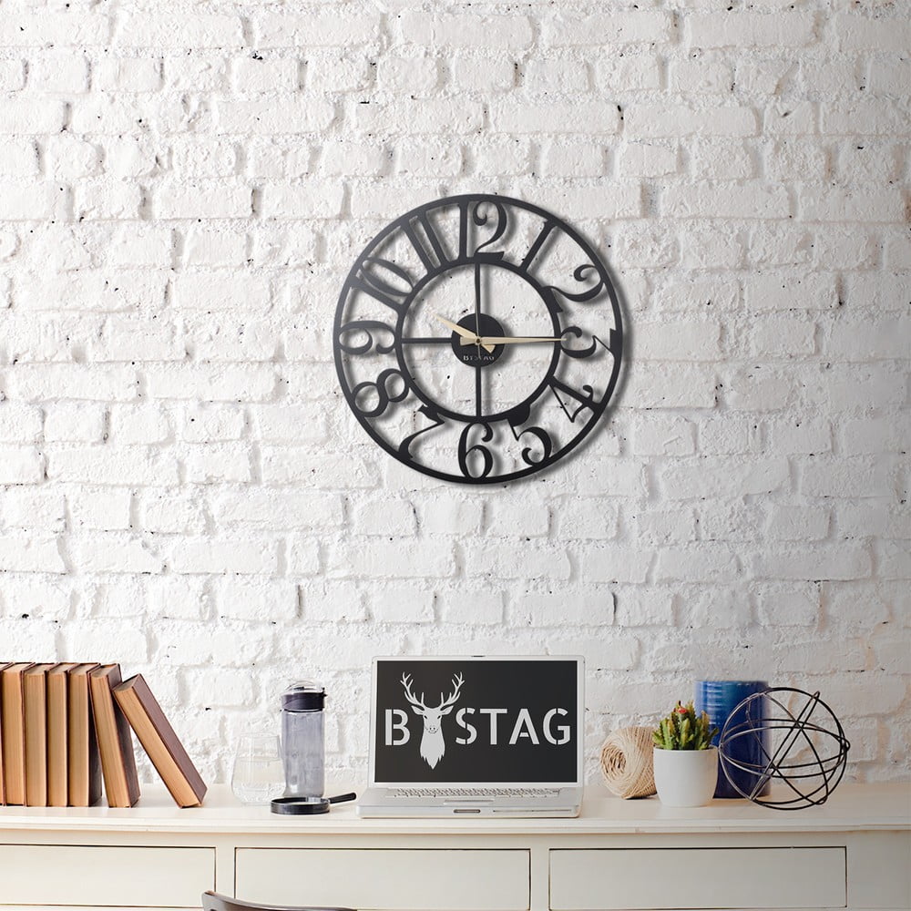 E-shop Kovové nástenné hodiny The Old Times, 50 × 50 cm