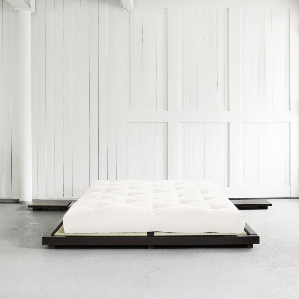 Obrázok Dvojlôžková posteľ z borovicového dreva s matracom a tatami Karup Design Dock Double Latex Black/Natural, 180 × 200 cm