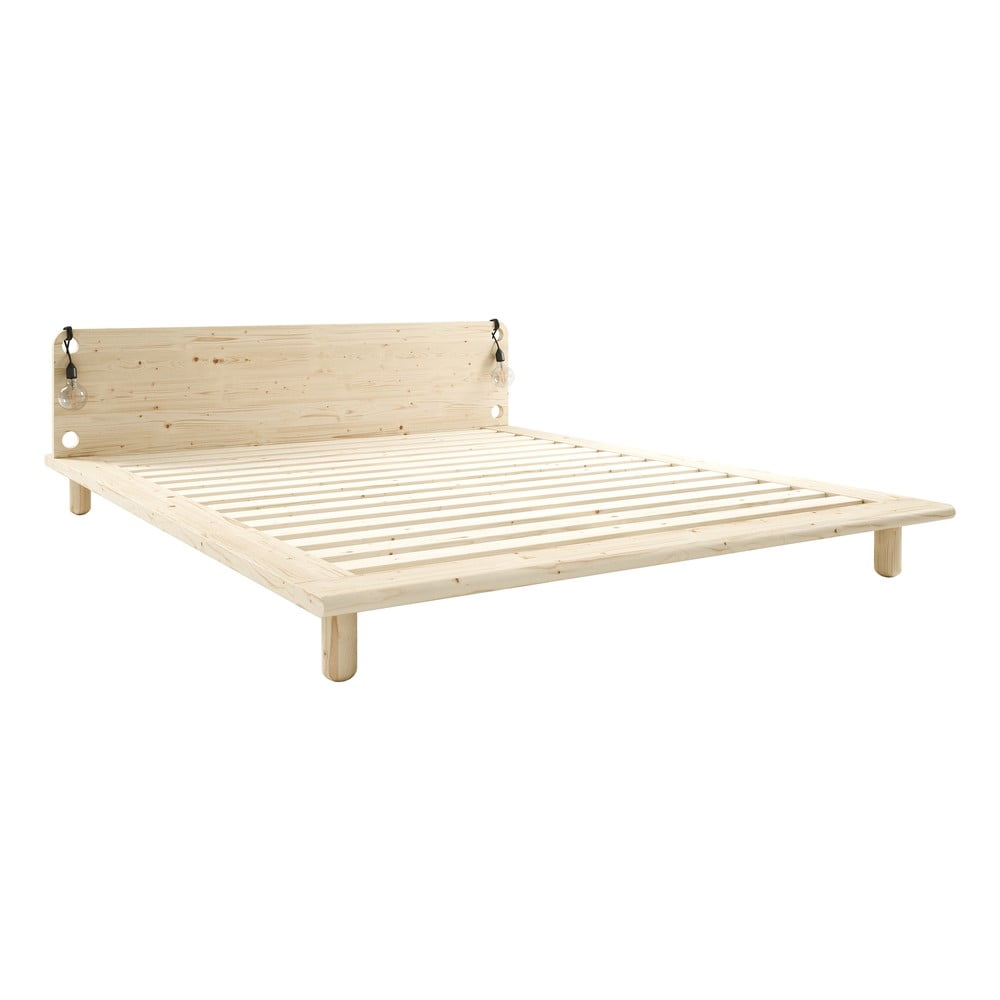 E-shop Dvojlôžková posteľ z masívneho dreva s lampami Karup Design Peek, 160 x 200 cm