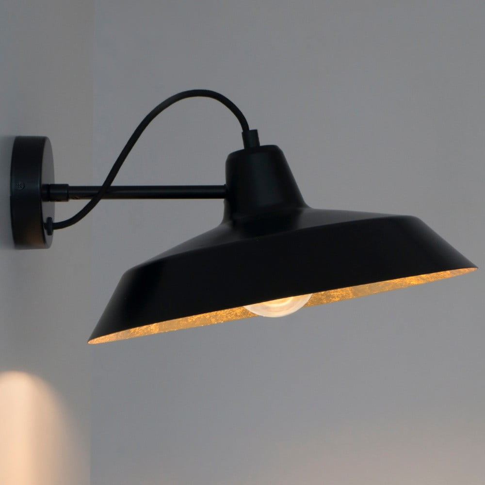 E-shop Čierne nástenné svietidlo s detailom v zlatej farbe Bulb Attack Cinco Basic