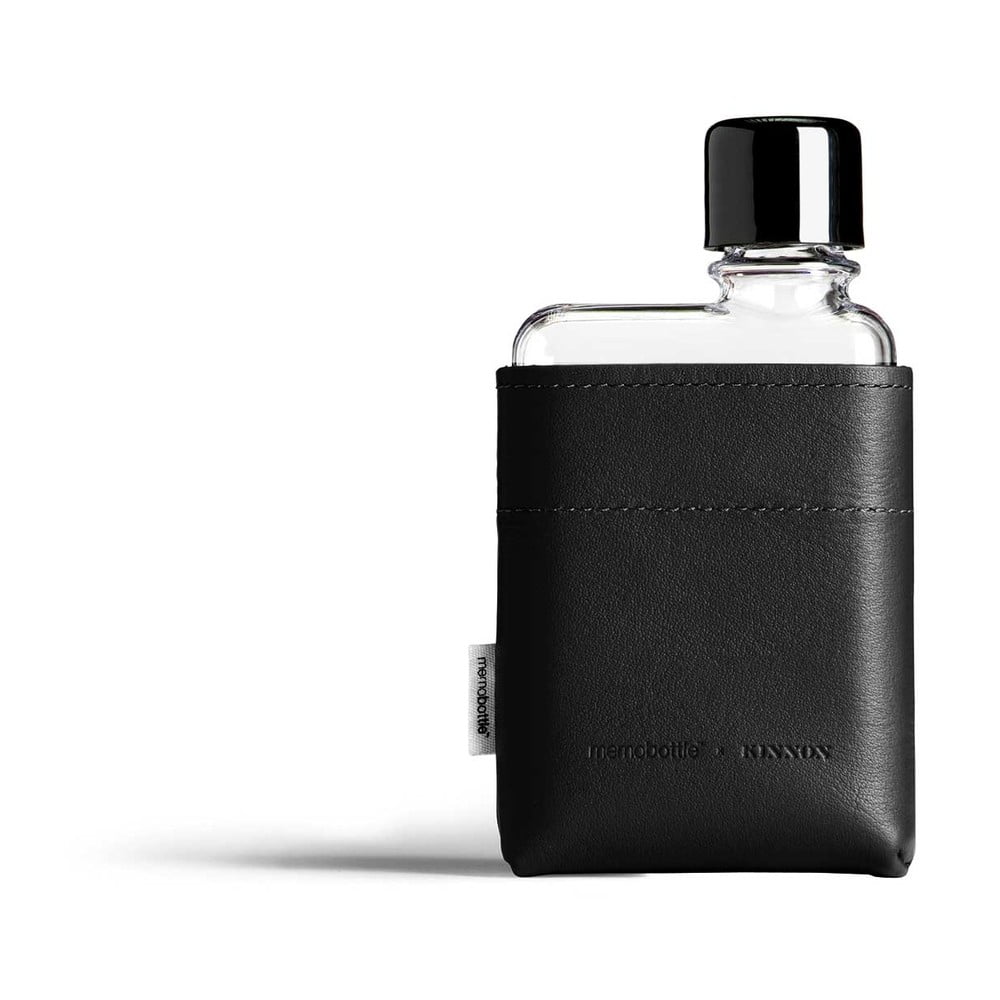 E-shop Čierne puzdro na ploskú fľašu z imitácie kože Memobottle A7 Sleeve