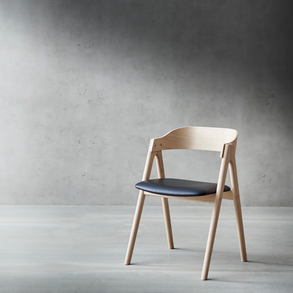 E-shop Jedálenská stolička z dubového dreva s koženým sedákom Findahl by Hammel Mette