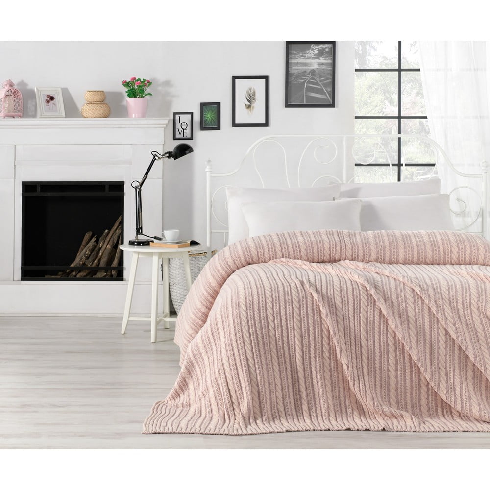 E-shop Svetloružová prikrývka cez posteľ Camila, 220 x 240 cm