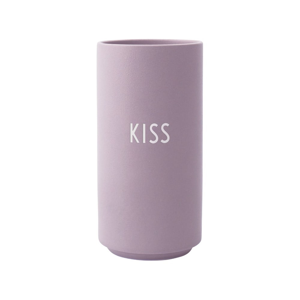 E-shop Fialová porcelánová váza Design Letters Kiss, výška 11 cm