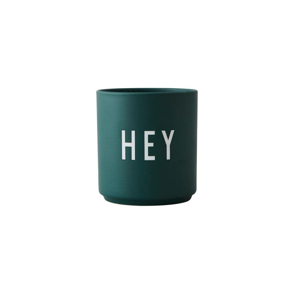 E-shop Tmavozelený porcelánový hrnček Design Letters Favourite Hey