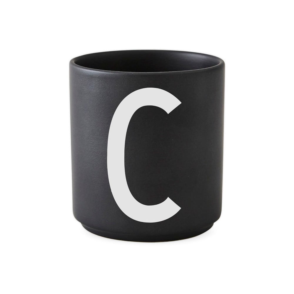 E-shop Čierny porcelánový hrnček Design Letters Alphabet C, 250 ml