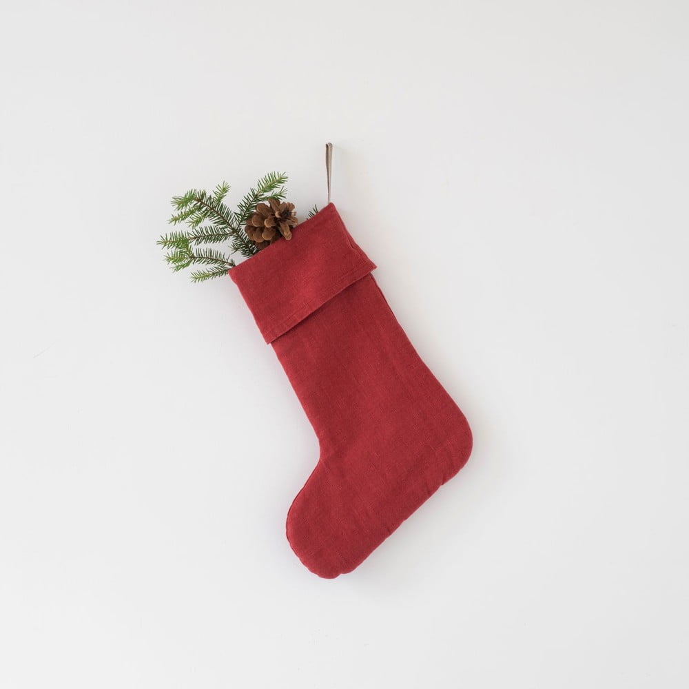 E-shop Červená vianočná ľanová závesná dekorácia Linen Tales Christmas Stocking