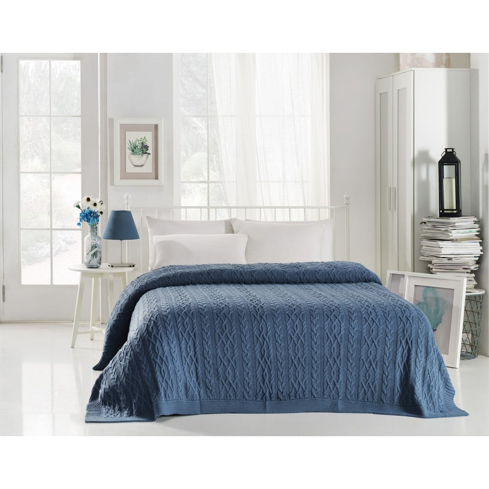 E-shop Atramentovomodrá prikrývka cez posteľ Knit, 220 x 240 cm