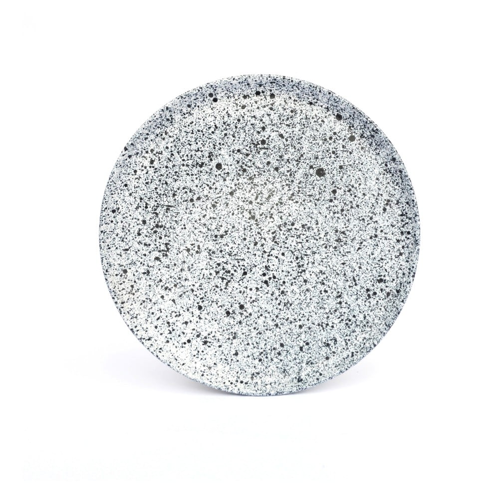 E-shop Bielo-čierny kameninový malý tanier ÅOOMI Mess, ø 20 cm