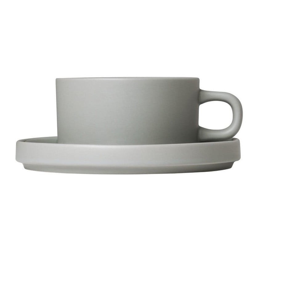E-shop Súprava 2 svetlosivých keramických šálok na čaj s tanierikmi Blomus Pilar, 170 ml