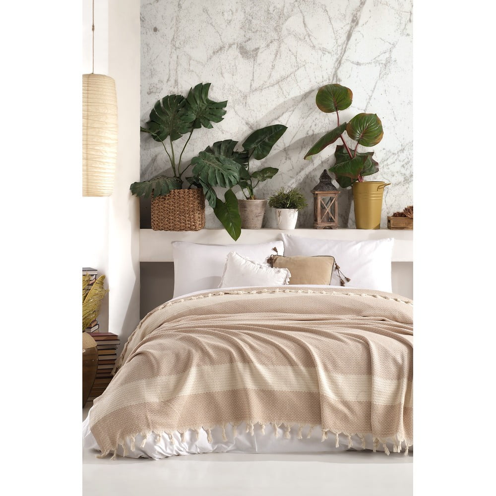 E-shop Béžový bavlnený pléd cez posteľ Viaden Şeritli, 200 x 230 cm