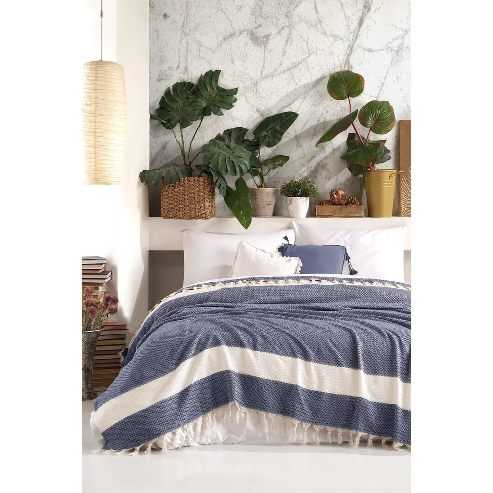 E-shop Tmavomodrý bavlnený pléd cez posteľ Viaden Şeritli, 200 x 230 cm