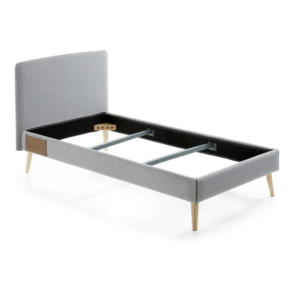 E-shop Sivá polstrovaná posteľ Kave Home Lydia, 90 x 190 cm
