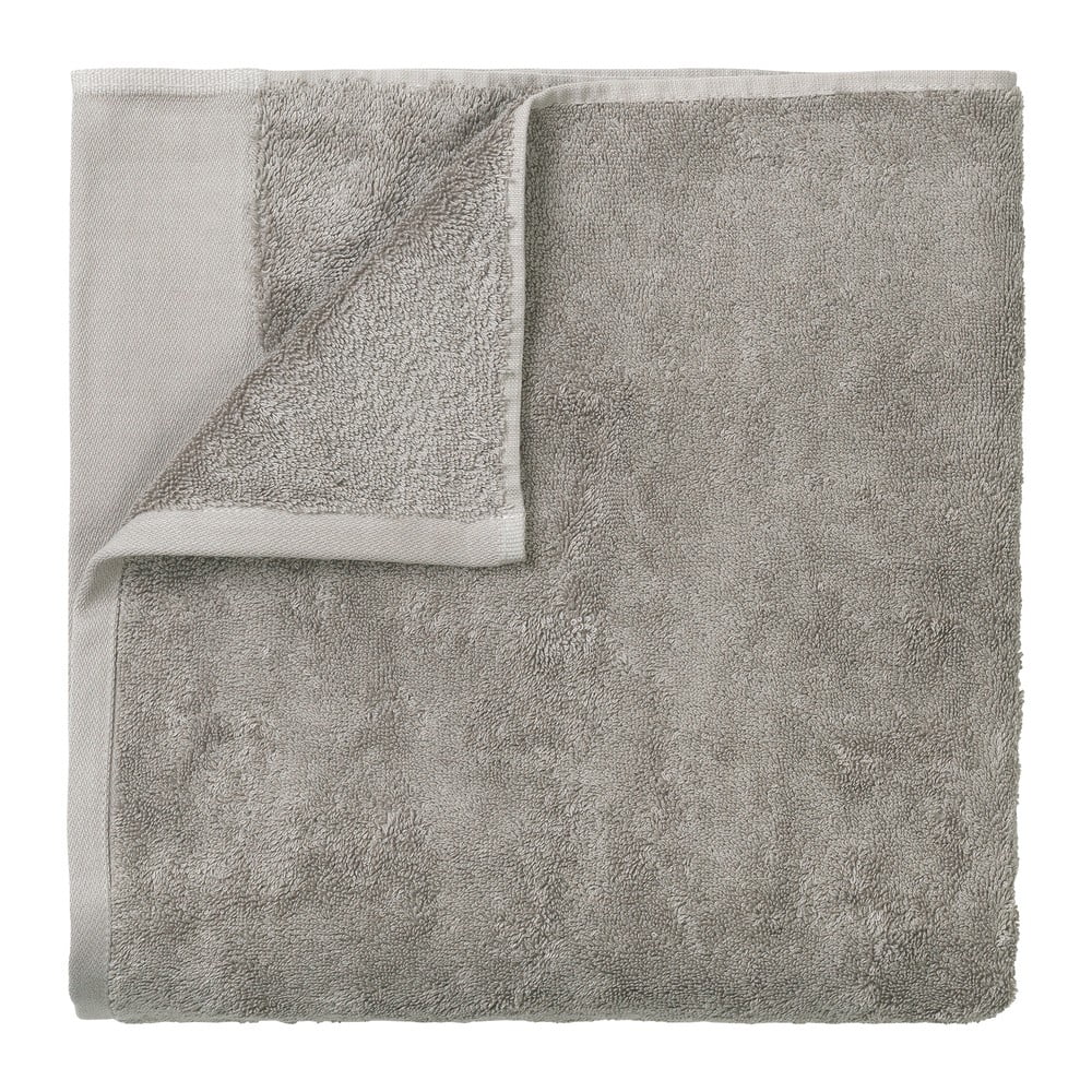 E-shop Sivý bavlnený uterák Blomus, 50 x 100 cm